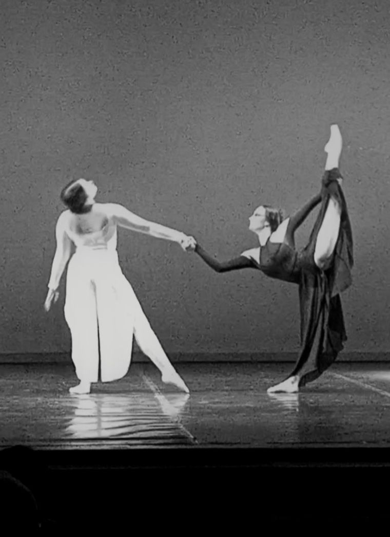 Participación como artista invitada en el Concurso Coreográfico 2025 del Conservatorio Profesional de Danza Luis del Río con la actuación DIKOTOMÍA 